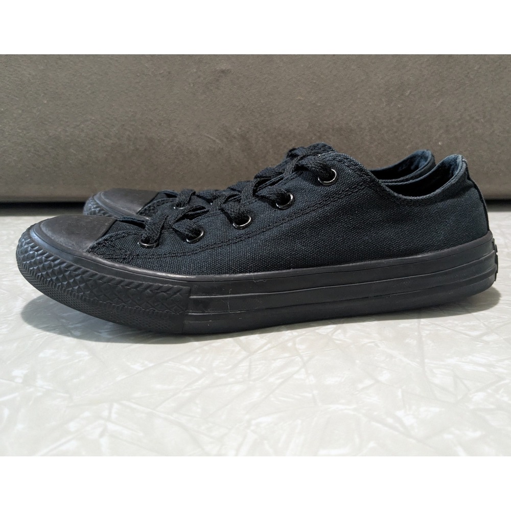 Converse Chuck Taylor All Star Low Top Triple Black Youth Shoes Size 2.5Y - Picture 2 of 6